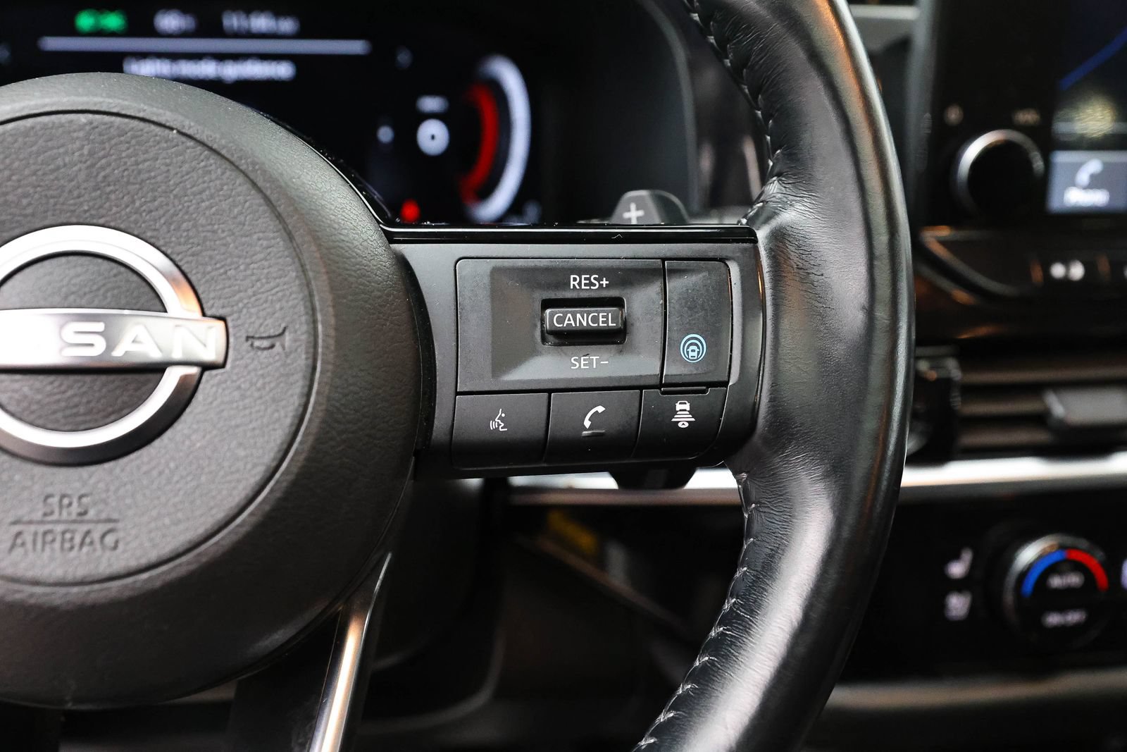 Used 2023 Nissan Pathfinder Platinum AWD/4WD image 15