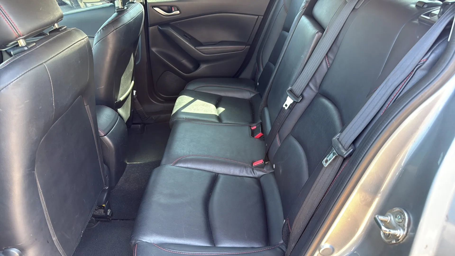 Used 2014 MAZDA MAZDA3 i Grand Touring image 8