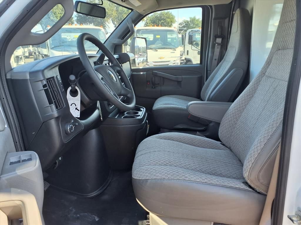 New 2025 Chevrolet Express 3500 w/ Power Convenience Package RWD image 7