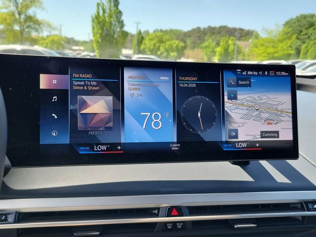 Used 2022 BMW iX xDrive50 w/ Dynamic Handling Package image 21