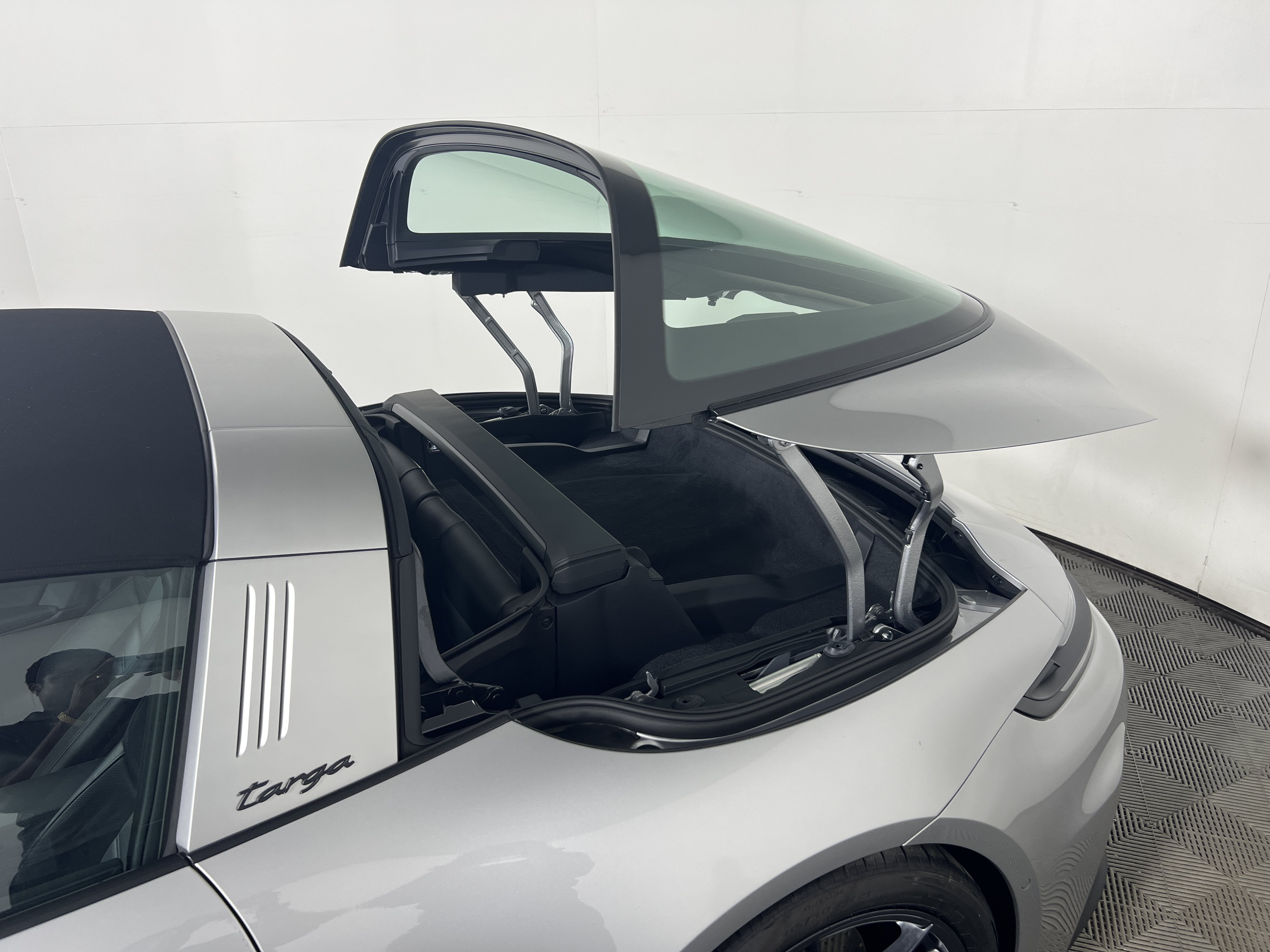 Certified 2026 Porsche 911 Targa 4 GTS AWD/4WD image 21