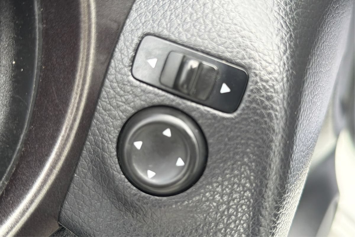 Used 2019 Nissan Rogue Sport S FWD image 33