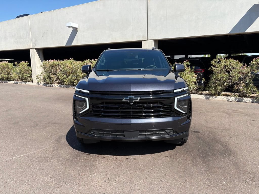 Used 2025 Chevrolet Suburban RST RWD image 3