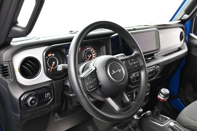Used 2025 Jeep Wrangler Sport AWD/4WD image 14