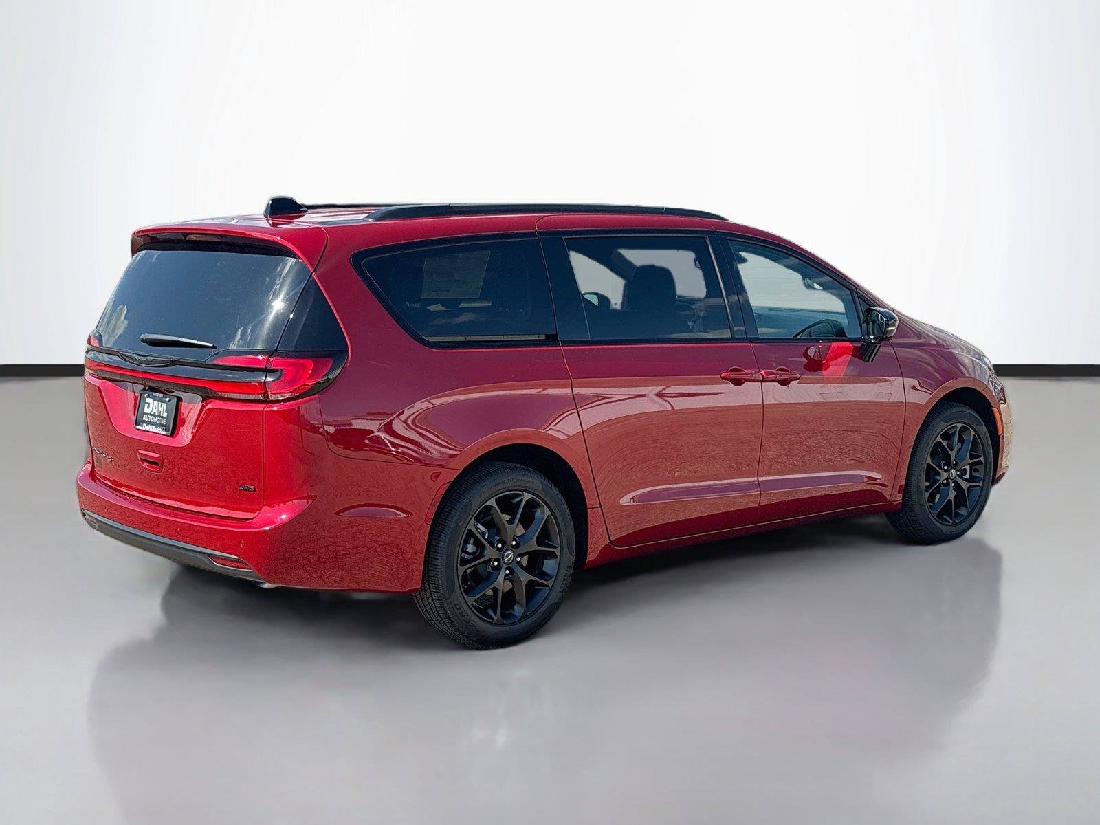 New 2026 Chrysler Pacifica Select w/ S Appearance Package AWD/4WD image 13