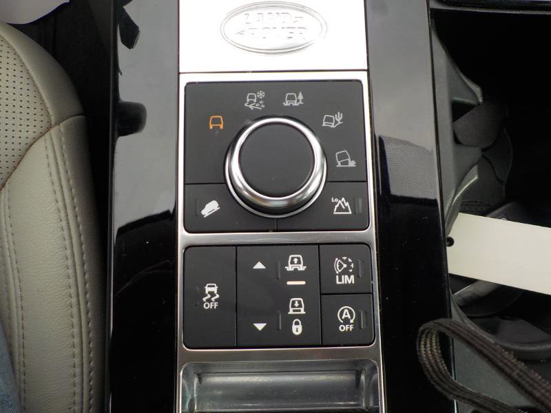Used 2017 Land Rover Discovery HSE image 27