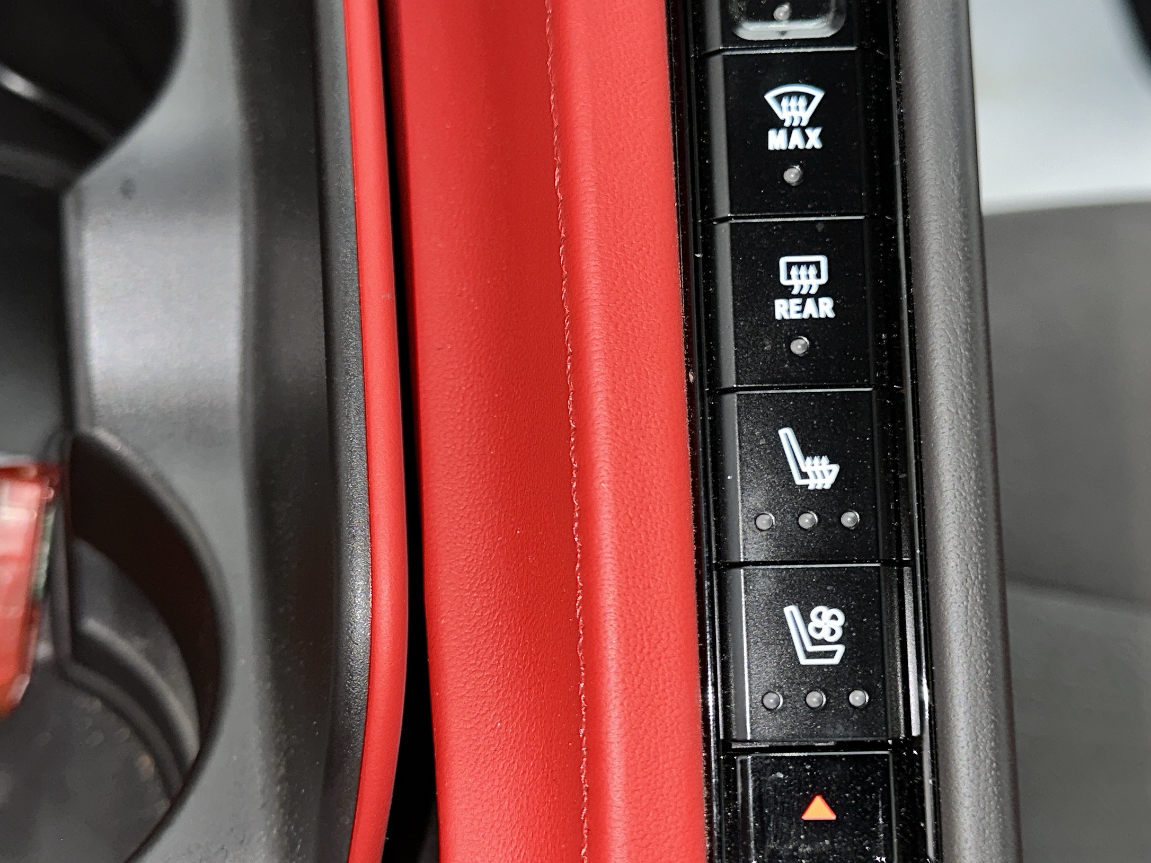 Used 2024 Chevrolet Corvette Stingray Premium Conv w/ 3LT RWD image 32