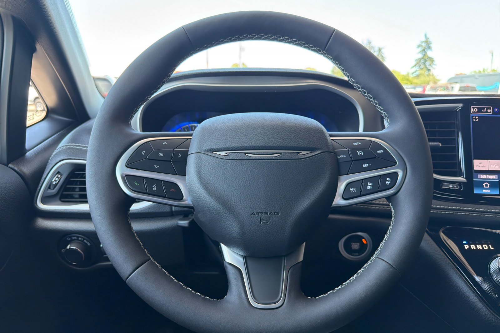 New 2027 Chrysler Pacifica Select FWD image 22