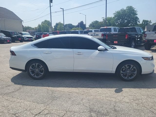 Used 2023 Honda Accord EX image 3