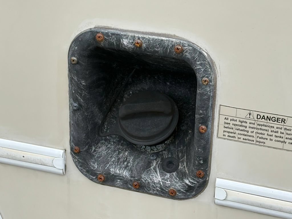 Used 2014 Ford E-450 and Econoline 450 Super Duty w/ Motorhome Prep Package RWD image 8