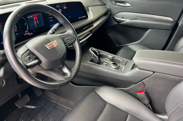 Used 2024 Cadillac XT4 Premium Luxury AWD/4WD image 10