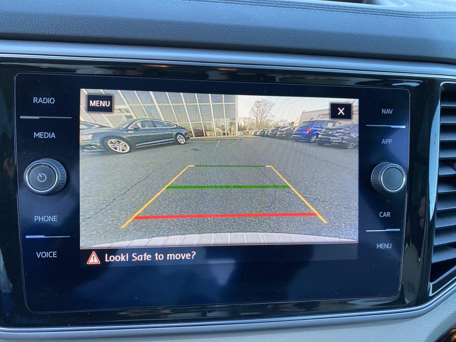 Used 2019 Volkswagen Atlas SEL Premium image 16