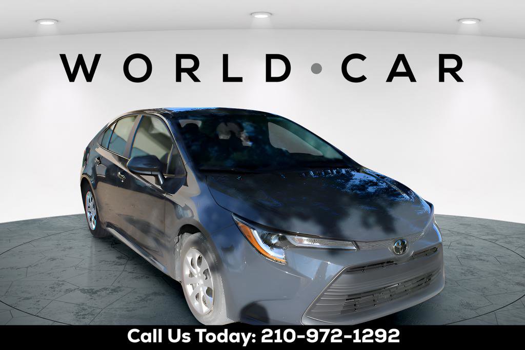Used 2025 Toyota Corolla LE image 5