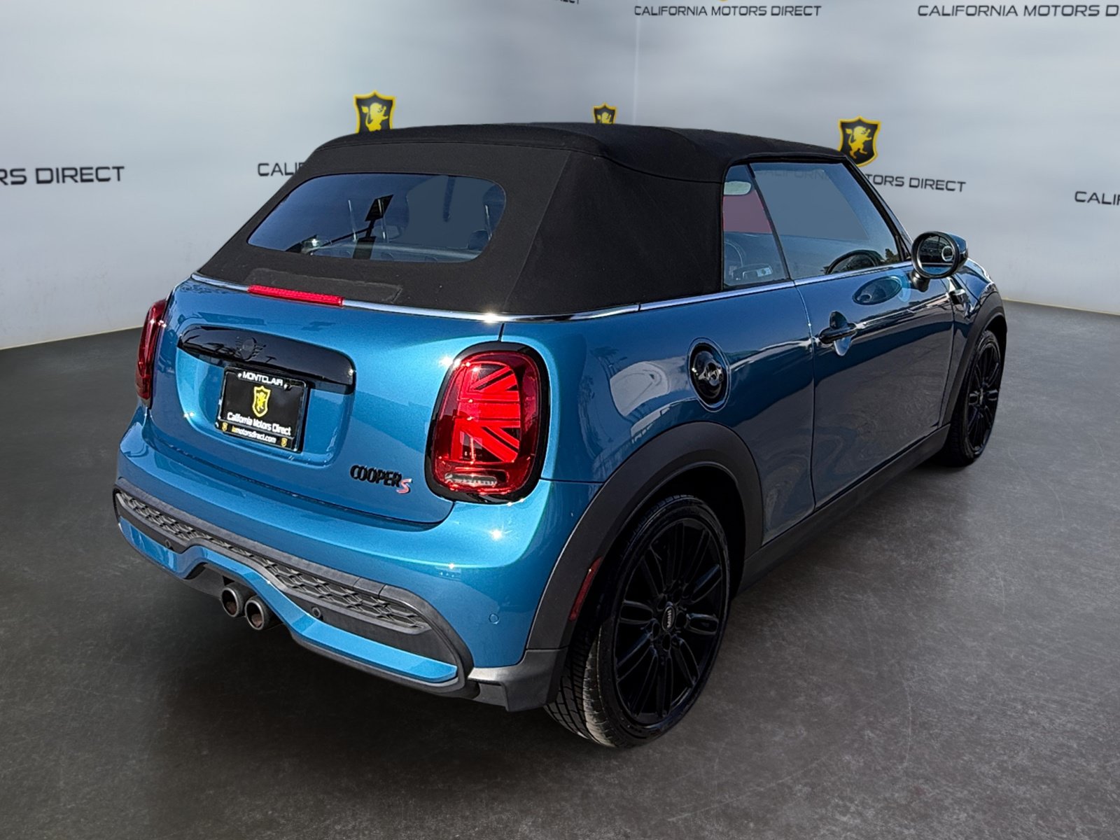 Used 2023 MINI Cooper S w/ Signature Upholstery Package FWD image 5