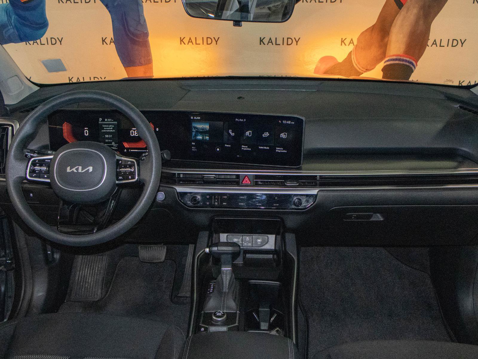 Used 2025 Kia Sorento LX image 3
