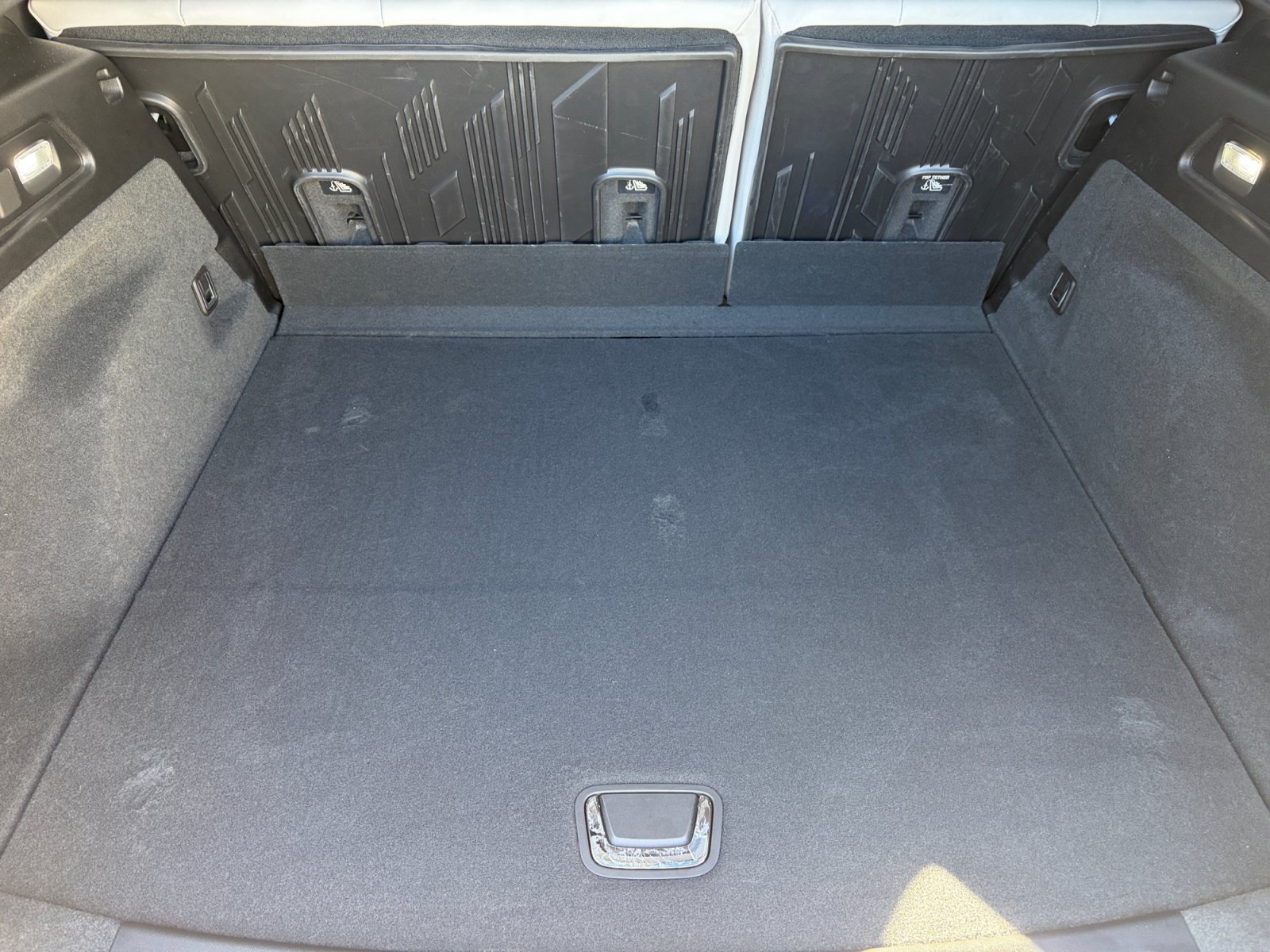Used 2024 Cadillac Lyriq Luxury w/ LPO, Floor Liner Package AWD/4WD image 24