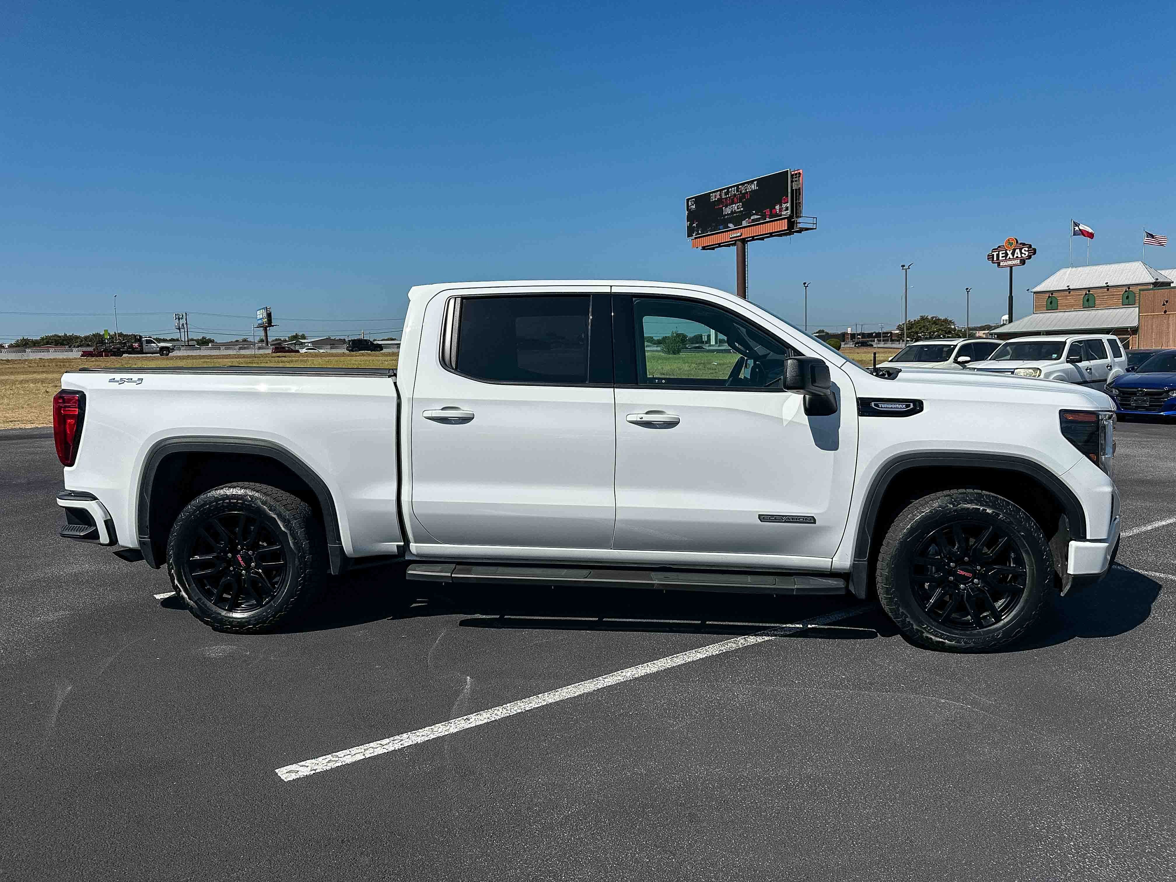 Used 2024 GMC Sierra 1500 Elevation AWD/4WD image 5