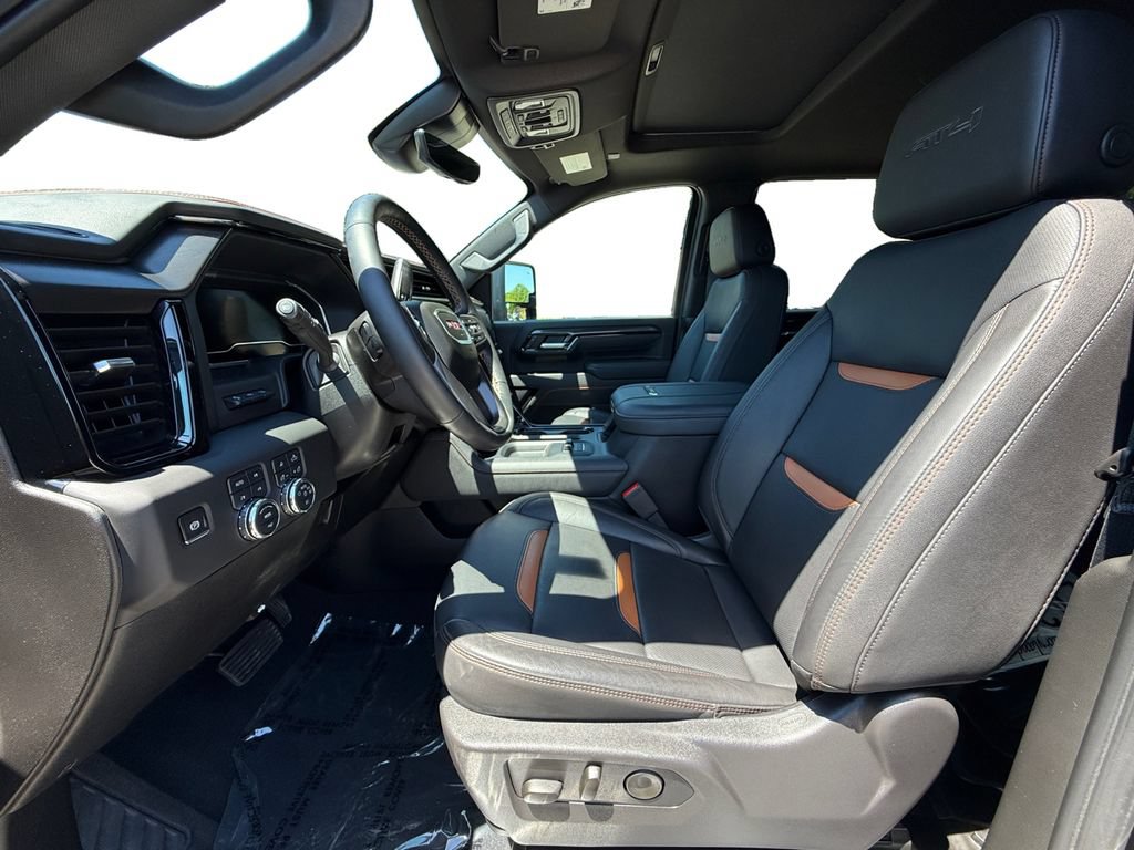 Used 2025 GMC Sierra 2500 AT4 w/ AT4 Premium Plus Package AWD/4WD image 9