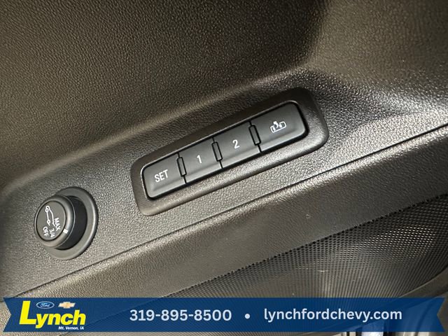 Used 2020 Chevrolet Equinox Premier w/ LPO, Cargo Package FWD image 6