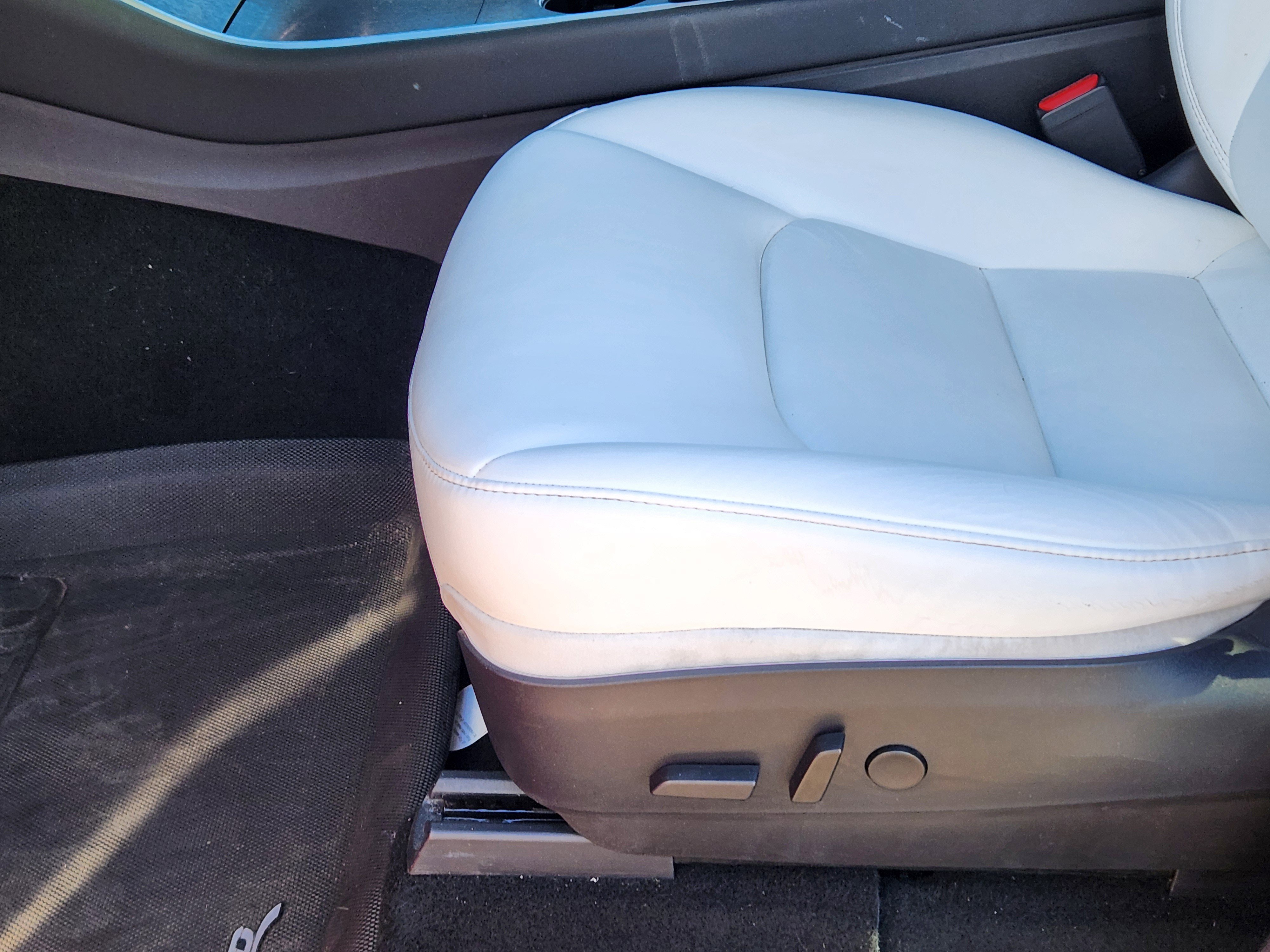 Used 2020 Tesla Model Y Long Range image 11