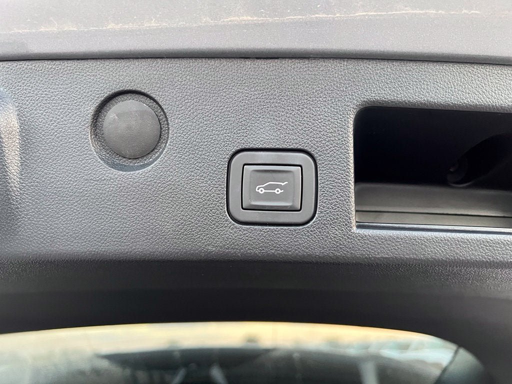 Used 2026 Chevrolet Equinox LT w/ Convenience Package II FWD image 7