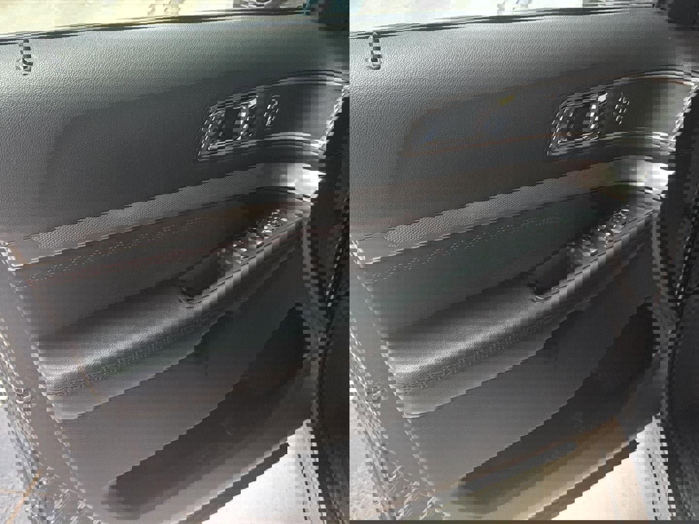 Used 2018 Ford Explorer XLT w/ Equipment Group 202A image 13