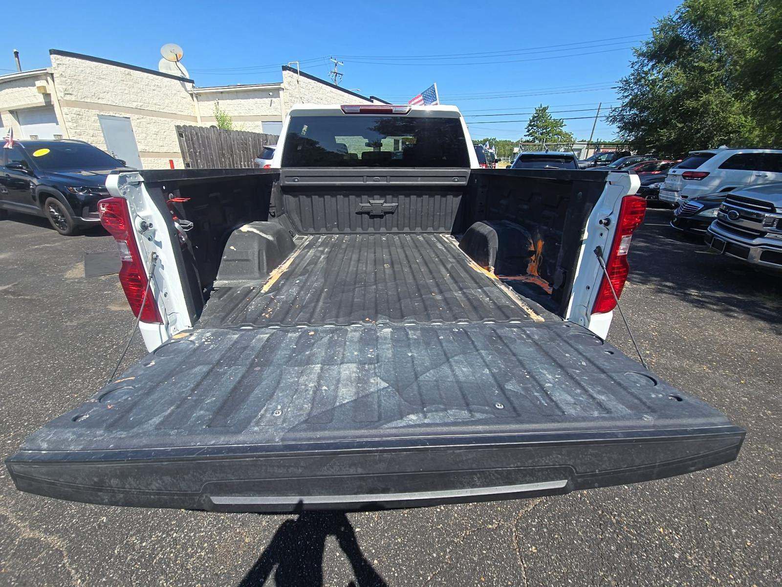 Used 2024 Chevrolet Silverado 1500 LT AWD/4WD image 35