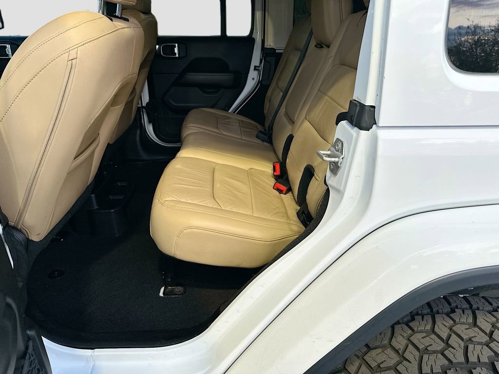 Used 2018 Jeep Wrangler Unlimited Sahara image 30