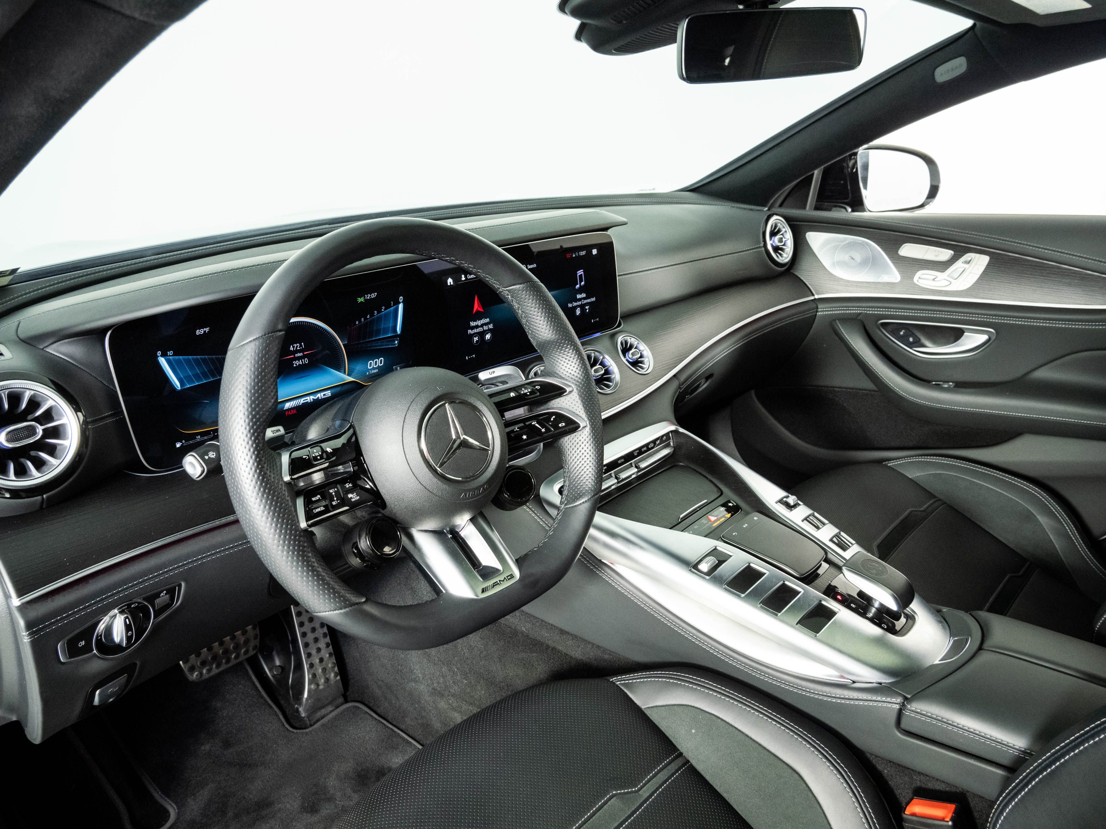 Used 2022 Mercedes-Benz AMG GT 43 image 4