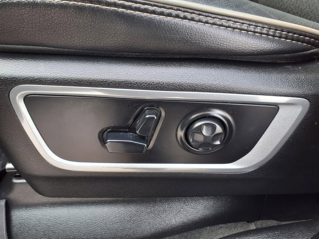 Used 2021 RAM 1500 Laramie w/ Night Edition image 25