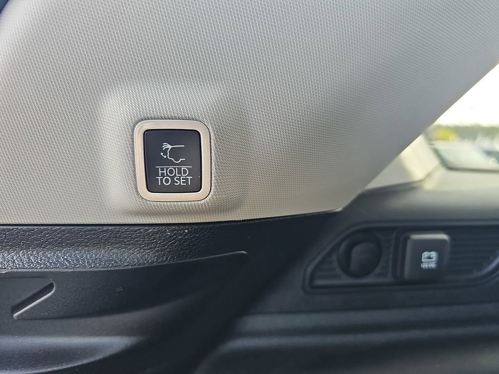 Used 2022 Jeep Grand Cherokee Limited 4xe w/ Luxury Tech Group II image 17