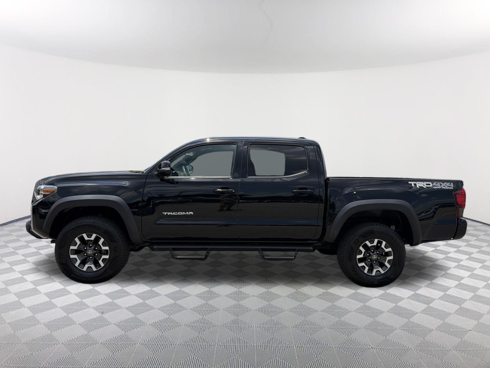 Used 2019 Toyota Tacoma TRD Off-Road AWD/4WD image 14