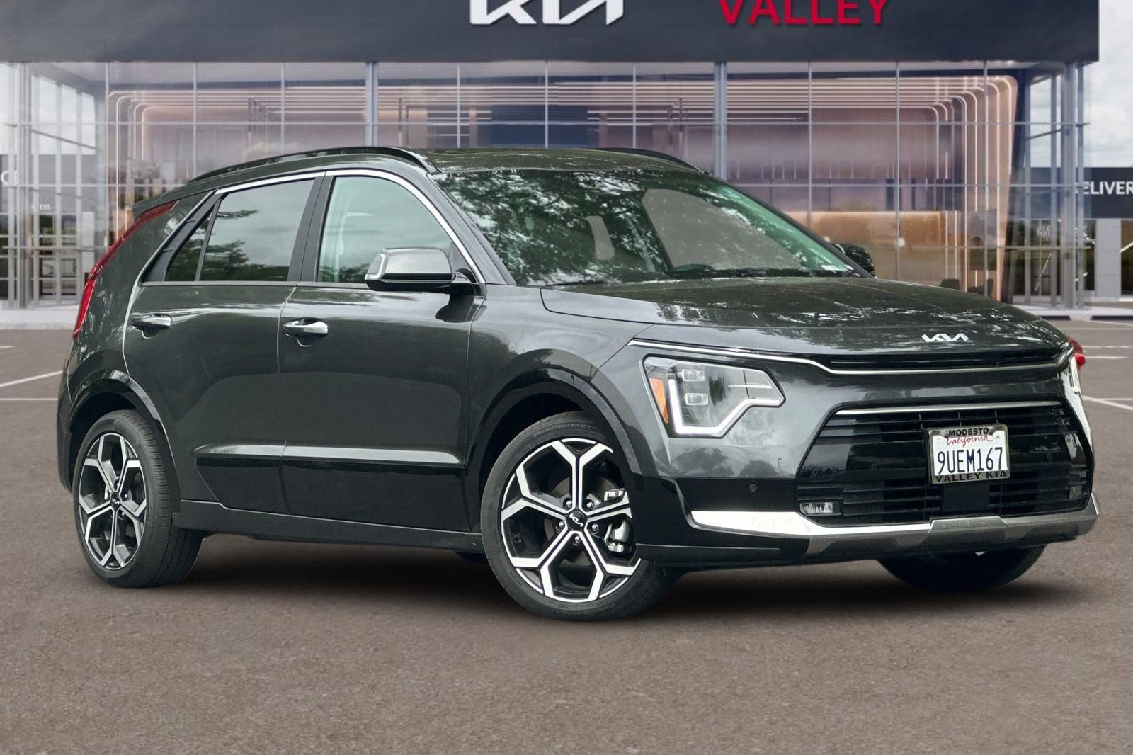 Certified 2024 Kia Niro SX Touring FWD image 2