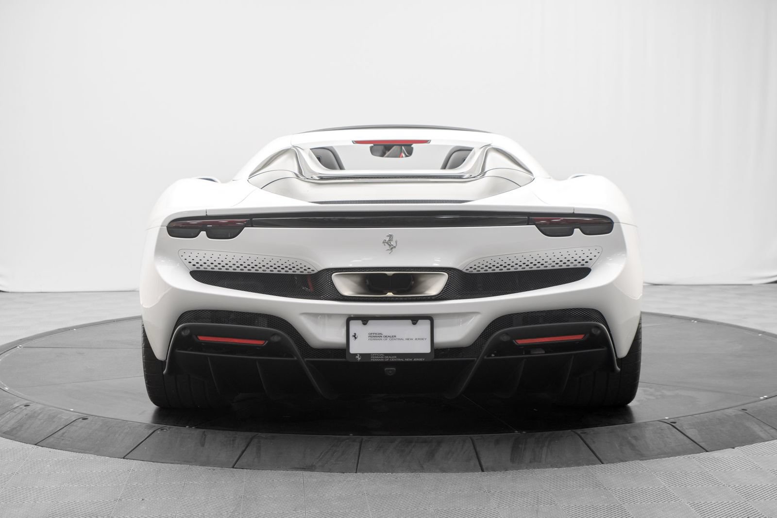 Used 2025 Ferrari 296 GTS RWD image 4