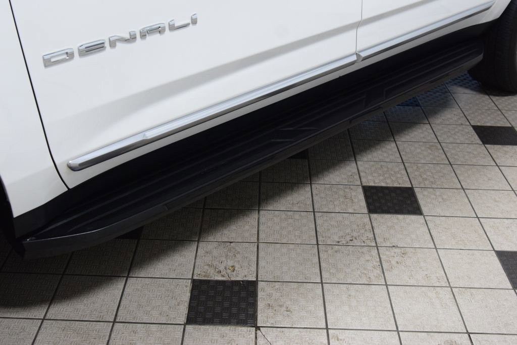 Used 2024 GMC Yukon XL Denali AWD/4WD image 31