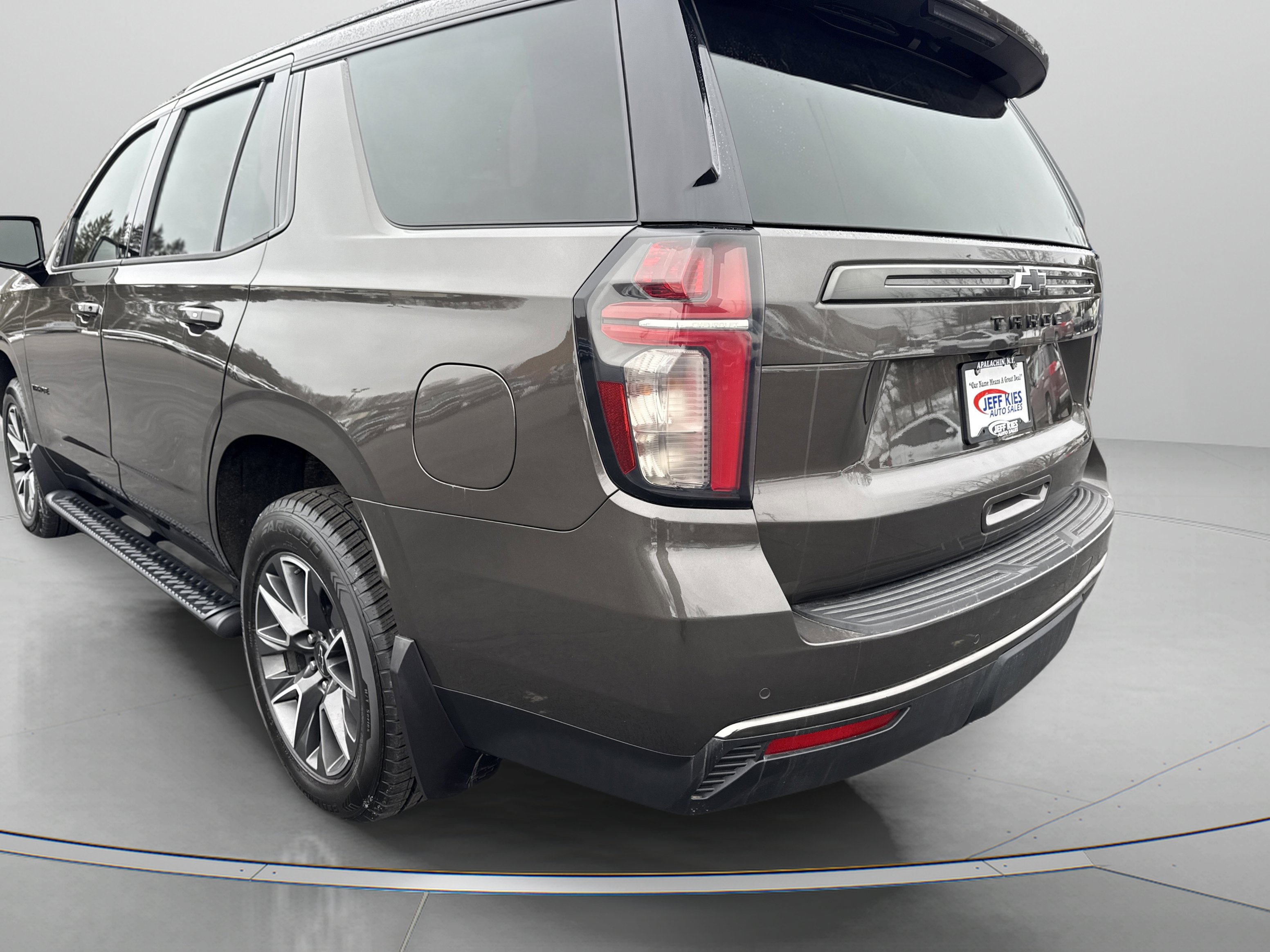 Used 2021 Chevrolet Tahoe Z71 w/ Z71 Off-Road Package image 7