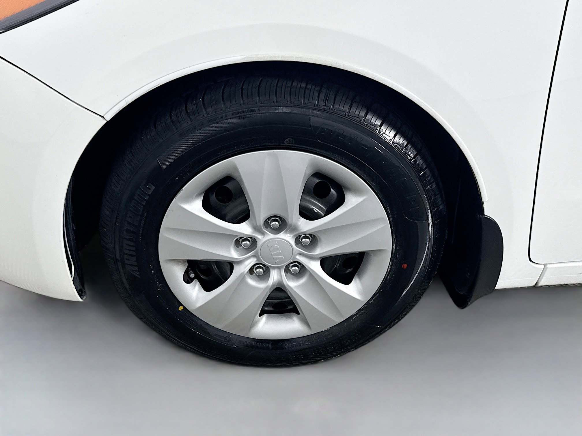 Used 2017 Kia Forte LX image 36