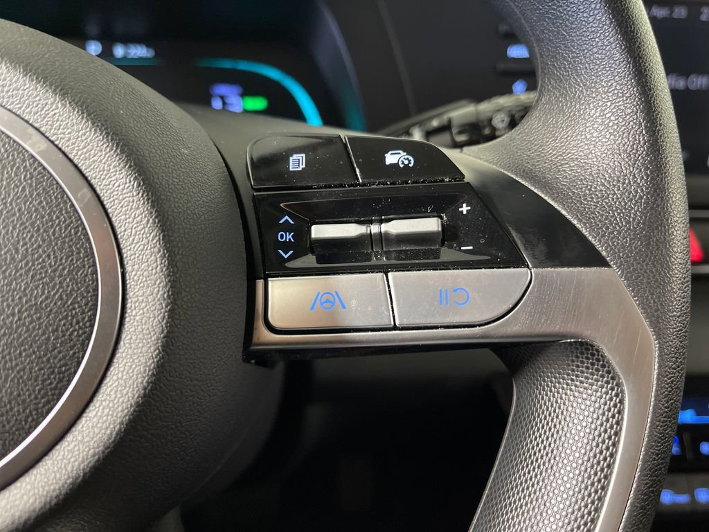 Certified 2025 Hyundai Elantra Blue FWD image 29