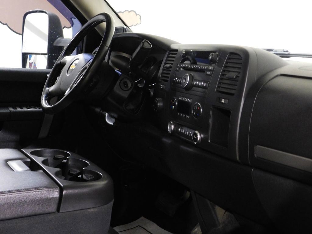 Used 2011 Chevrolet Silverado 2500 LT w/ Interior Plus Package AWD/4WD image 88