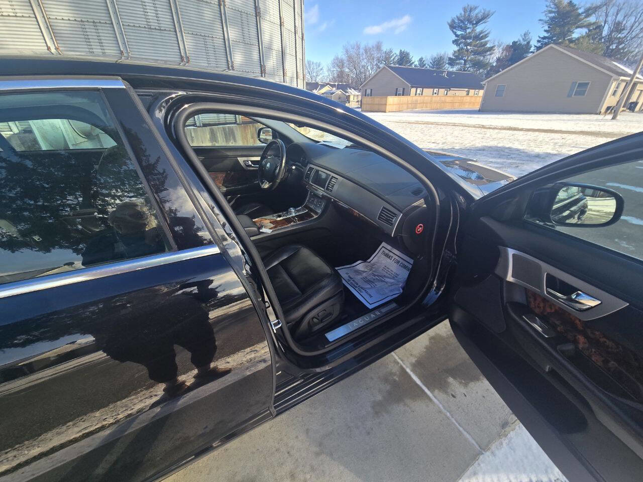 Used 2011 Jaguar XF image 10