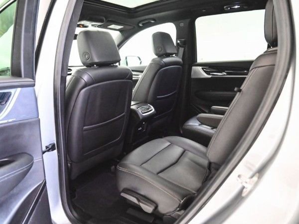 Used 2025 Cadillac XT6 Premium Luxury image 11