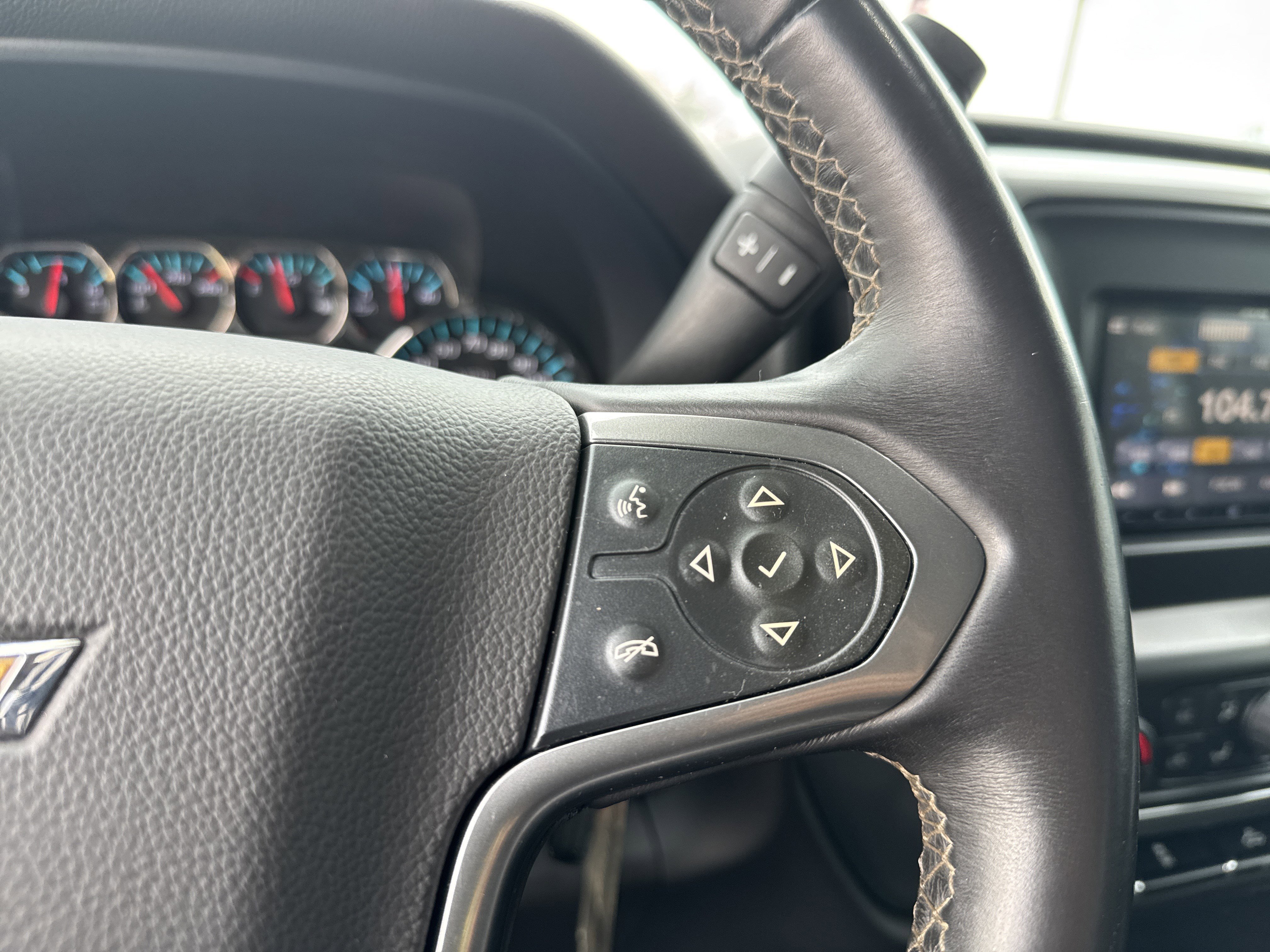 Used 2015 Chevrolet Silverado 1500 LT RWD image 20
