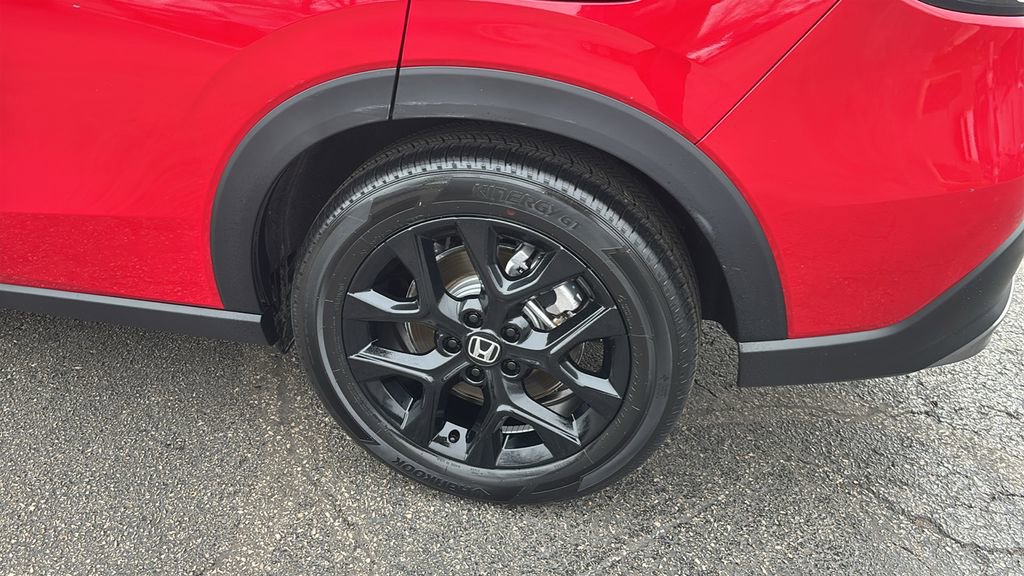 Certified 2025 Honda HR-V Sport image 9