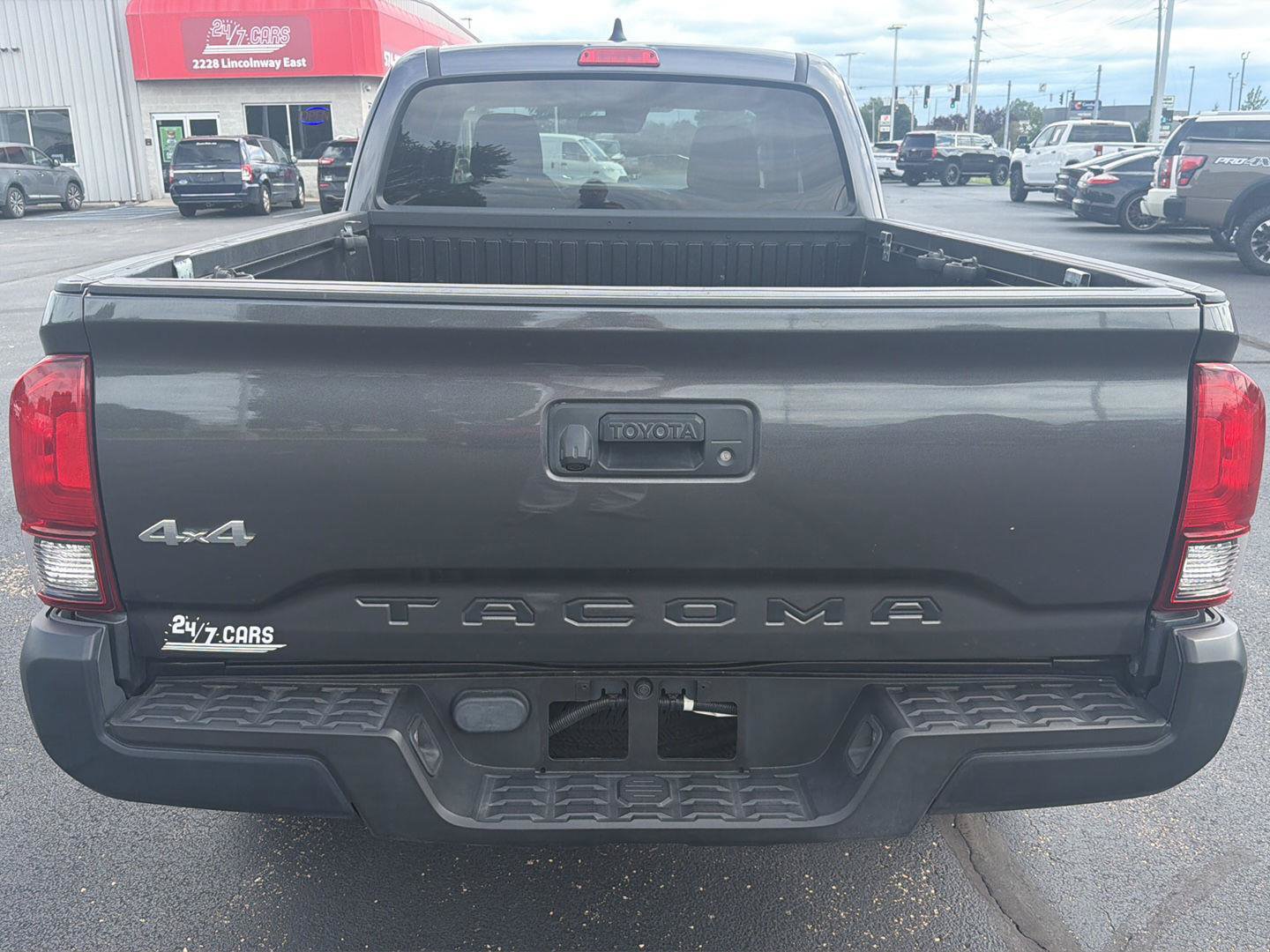 Used 2020 Toyota Tacoma SR AWD/4WD image 4
