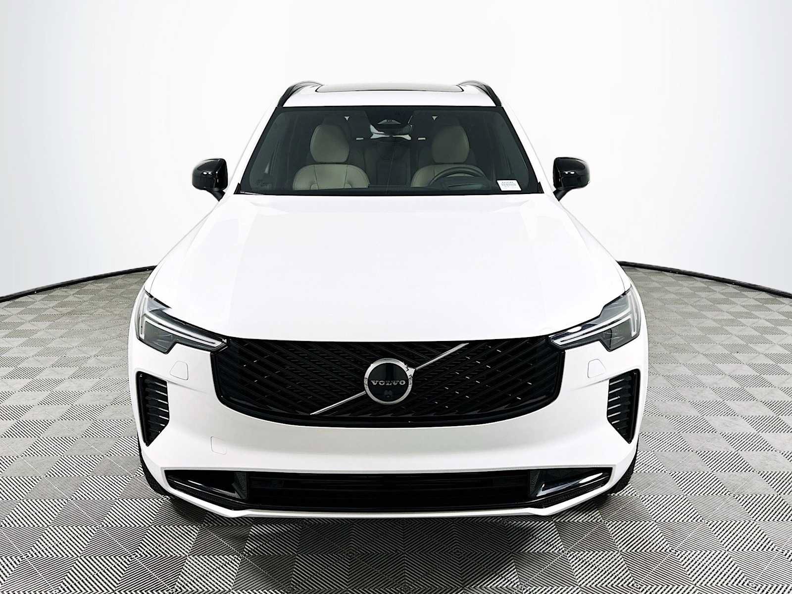New 2026 Volvo XC90 T8 Ultra w/ Protection Package Premier AWD/4WD image 2