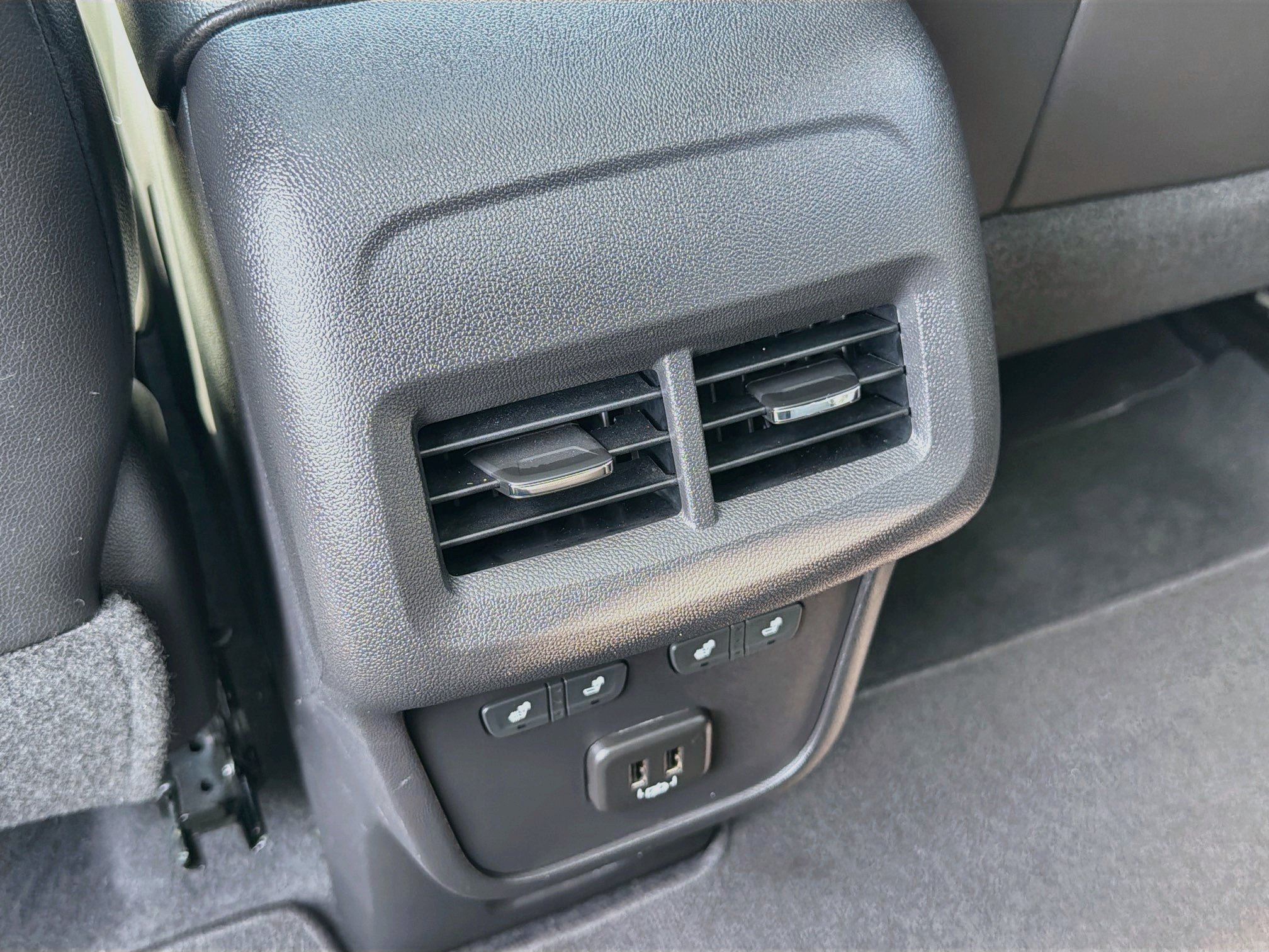 Used 2021 Chevrolet Equinox Premier FWD image 27