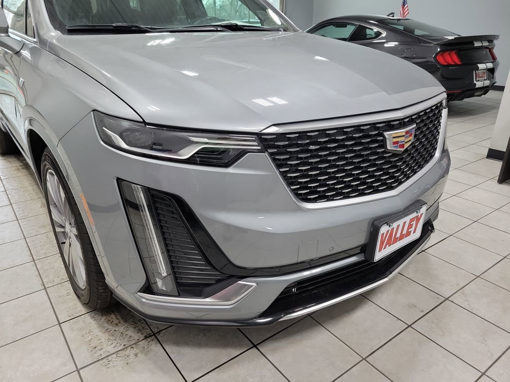 Used 2025 Cadillac XT6 Premium Luxury image 39