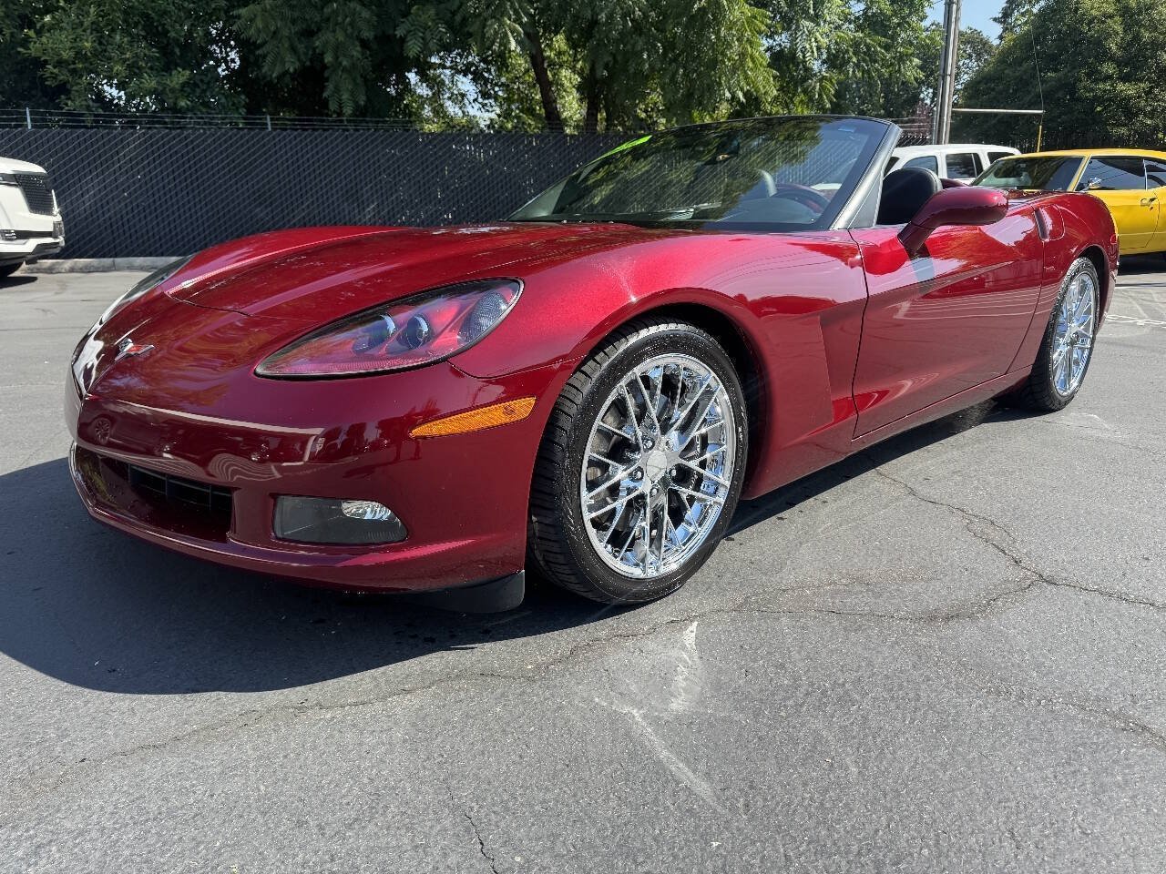 Used 2005 Chevrolet Corvette Convertible w/ Preferred Equipment Group RWD image 2