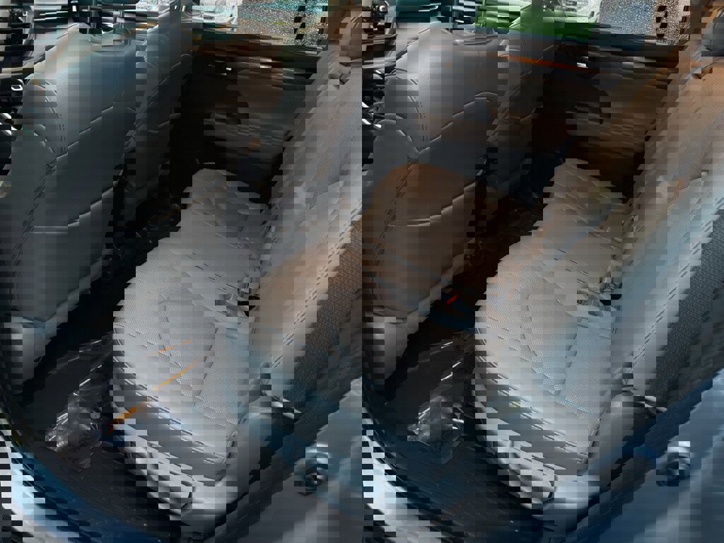 Used 2021 Toyota Highlander Limited image 18