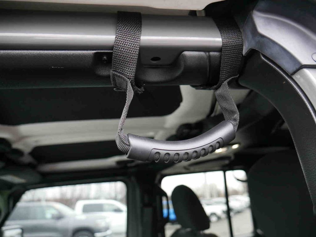 Certified 2022 Jeep Gladiator Rubicon w/ Trailer Tow Package image 31